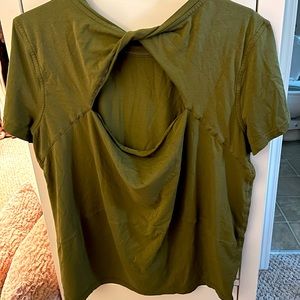 Lululemon cotton T-shirt open key hole back